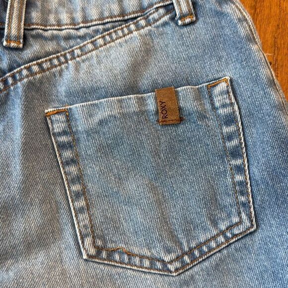 Roxy cuffed denim button fly shorts size 28 - Picture 10 of 11